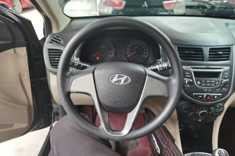 Used Hyundai Verna (older generation) 2014 1.4L Manual Smart GLS Trim Steering Wheel