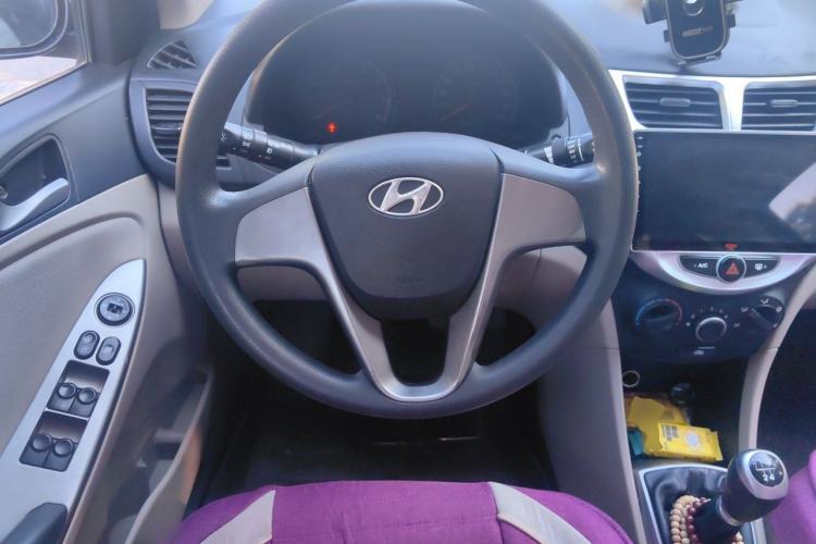 Used Hyundai Verna (older generation) 2014 1.4L Manual Smart GLS Trim Steering Wheel
