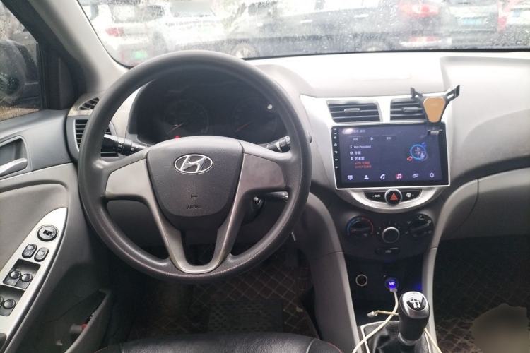 Used Hyundai Verna (older generation) 2014 1.4L Manual Fashion GS Model Steering Wheel