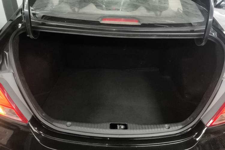 Used Hyundai Verna (older generation) 2014 1.4L Automatic Smart GLS Trunk