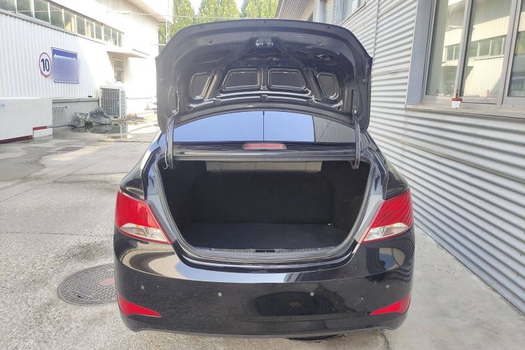 Used Hyundai Verna (older generation) 2014 1.4L Manual Smart GLS Trim Trunk