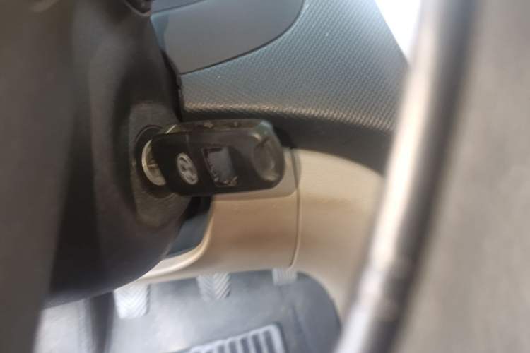 Used Hyundai Verna (older generation) 2014 1.4L Manual Smart GLS Trim Vehicle Key