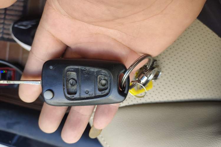 Used Hyundai Verna (older generation) 2014 1.4L Manual Smart GLS Trim Vehicle Key