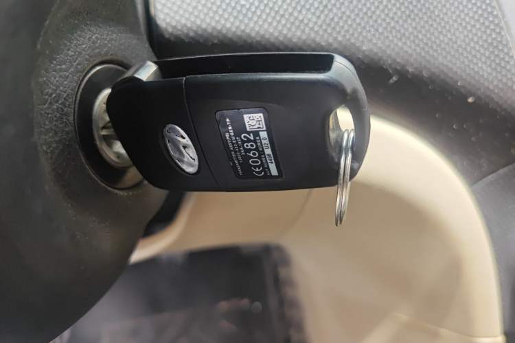 Used Hyundai Verna (older generation) 2014 1.4L Manual Smart GLS Trim Vehicle Key