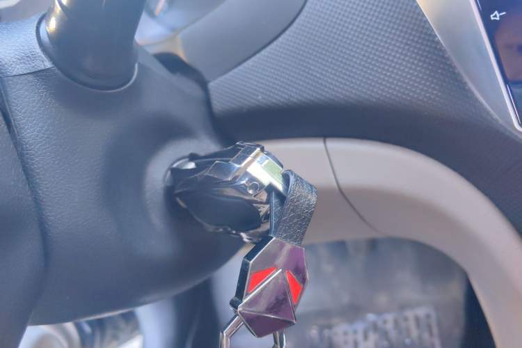 Used Hyundai Verna (older generation) 2014 1.4L Manual Smart GLS Trim Vehicle Key