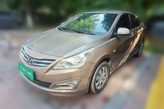 Hyundai Verna (older generation) 2014 1.4L Manual Fashion GS Model usado