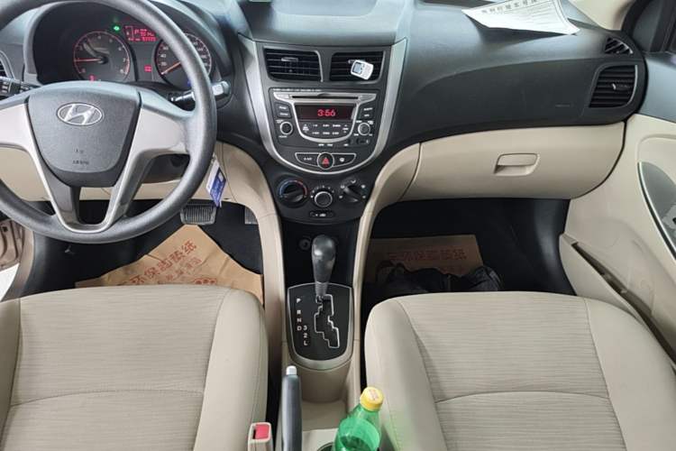 Used Hyundai Verna (older generation) 2014 1.4L Automatic Smart GLS Audio And AC Panel