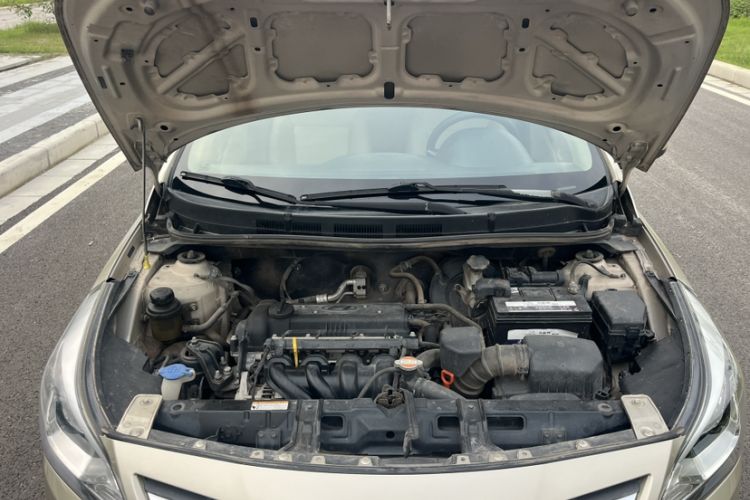 Used Hyundai Verna (older generation) 2014 1.4L Automatic Smart GLS Engine Bay
