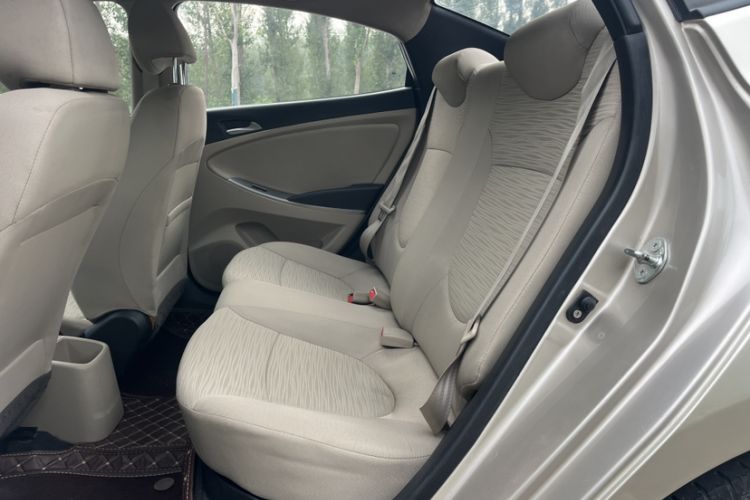 Used Hyundai Verna (older generation) 2014 1.4L Automatic Smart GLS Interior 1