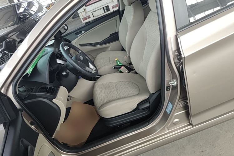 Used Hyundai Verna (older generation) 2014 1.4L Automatic Smart GLS Left Front Seat