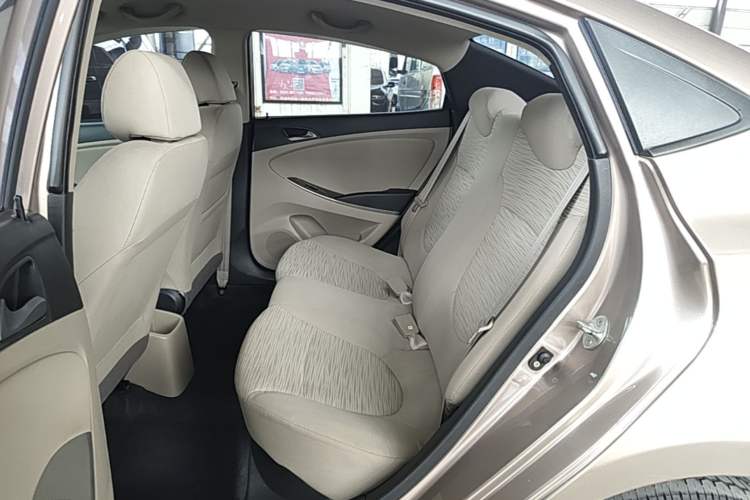 Used Hyundai Verna (older generation) 2014 1.4L Automatic Smart GLS Left Rear Seat