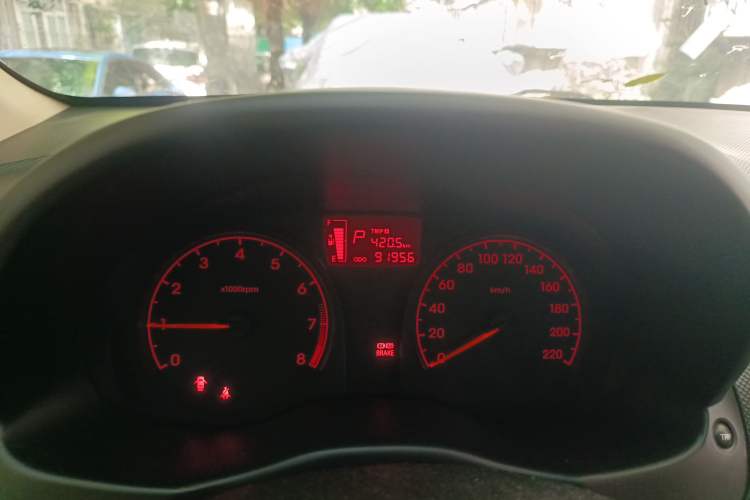 Used Hyundai Verna (older generation) 2014 1.4L Automatic Smart GLS Odometer Close Up