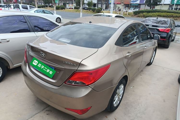 Used Hyundai Verna (older generation) 2014 1.4L Manual Smart GLS Trim Rear Right 45 Deg