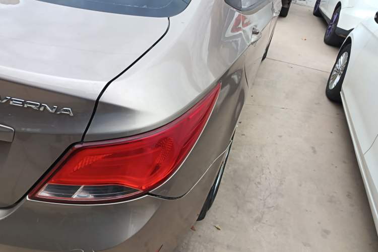 Used Hyundai Verna (older generation) 2014 1.4L Manual Smart GLS Trim Right Rear Taillight