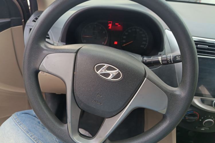 Used Hyundai Verna (older generation) 2014 1.4L Manual Smart GLS Trim Steering Wheel