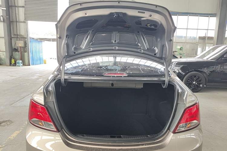 Used Hyundai Verna (older generation) 2014 1.4L Automatic Smart GLS Trunk