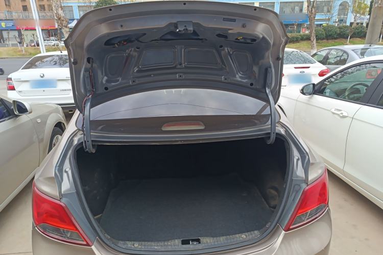 Used Hyundai Verna (older generation) 2014 1.4L Manual Smart GLS Trim Trunk