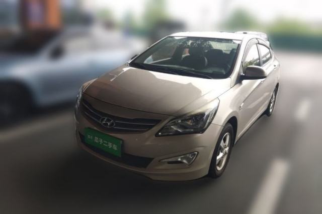 Hyundai Verna (older generation) 2014 1.4L Manual Smart GLS Trim مستعملة