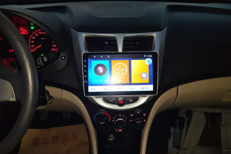 Used Hyundai Verna (older generation) 2014 1.4L Manual Smart GLS Trim Audio And AC Panel