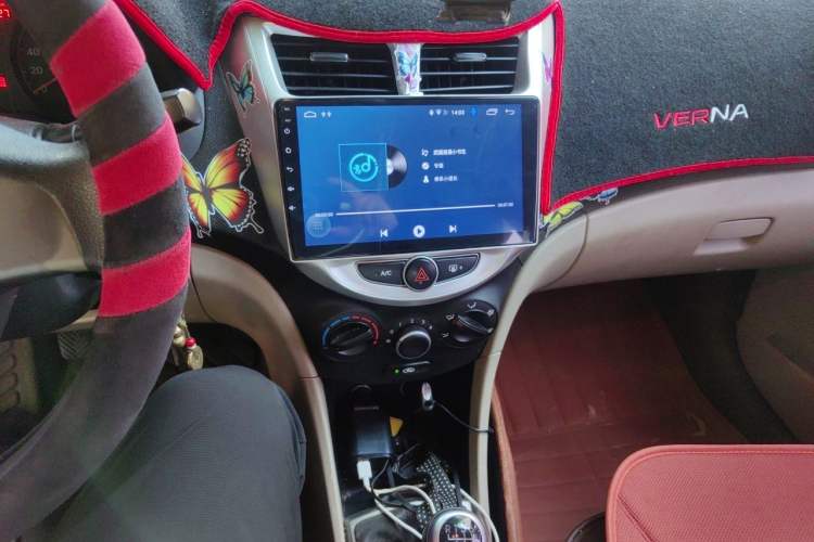 Used Hyundai Verna (older generation) 2014 1.4L Manual Smart GLS Trim Audio And AC Panel