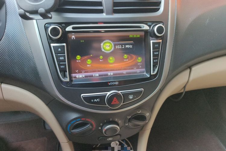 Used Hyundai Verna (older generation) 2014 1.4L Manual Smart GLS Trim Audio And AC Panel