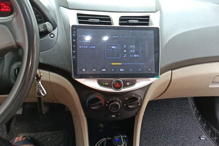 Used Hyundai Verna (older generation) 2014 1.4L Manual Smart GLS Trim Audio And AC Panel
