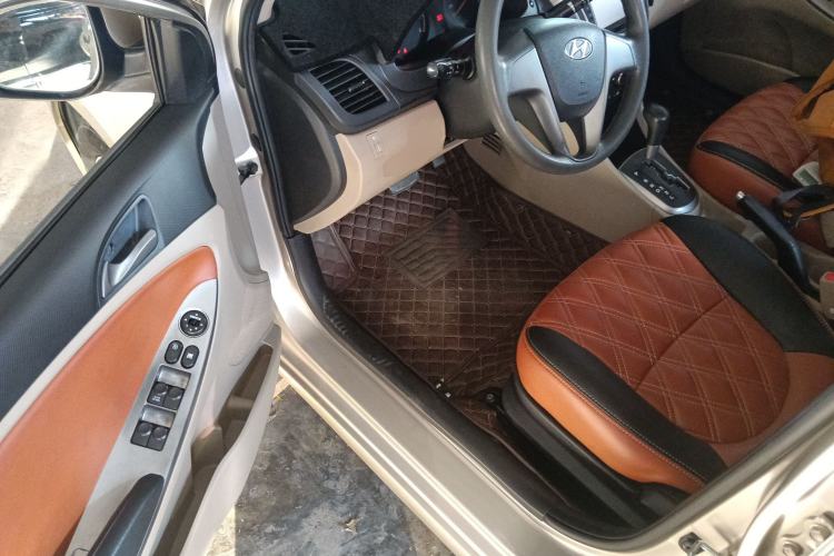 Used Hyundai Verna (older generation) 2014 1.4L Automatic Smart GLS Driver Seat