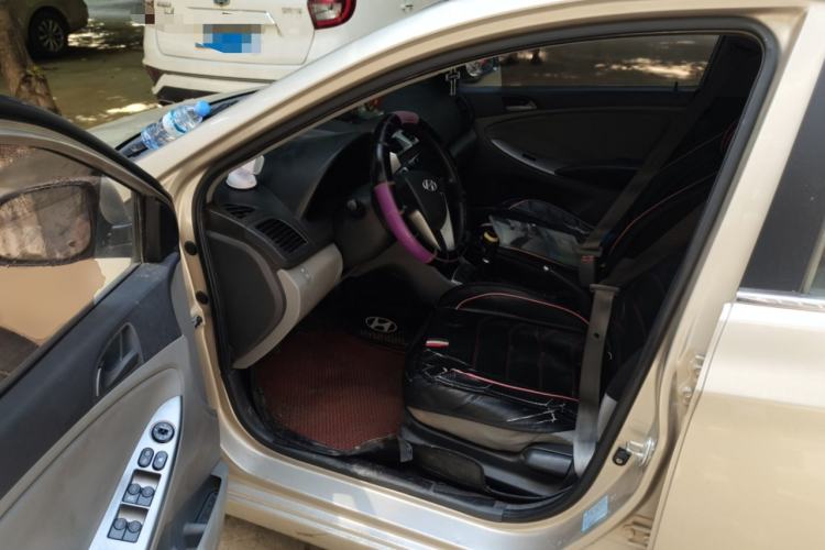 Used Hyundai Verna (older generation) 2014 1.4L Manual Smart GLS Trim Driver Seat