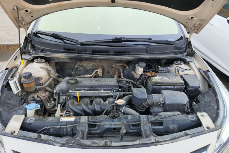 Used Hyundai Verna (older generation) 2014 1.4L Manual Smart GLS Trim Engine Bay