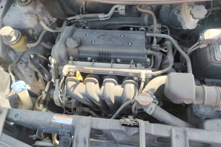 Used Hyundai Verna (older generation) 2014 1.4L Manual Top-Tier Model TOP Engine Bay