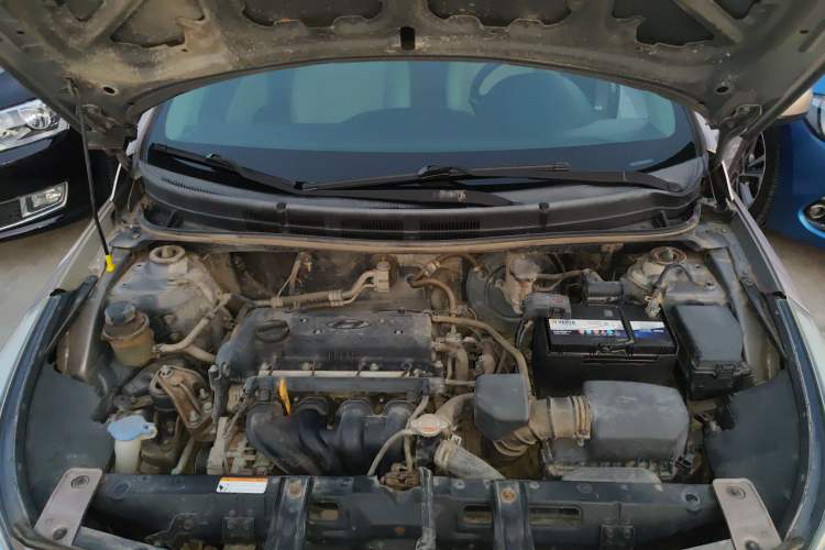 Used Hyundai Verna (older generation) 2014 1.4L Manual Smart GLS Trim Engine Bay