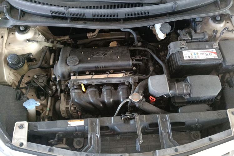 Used Hyundai Verna (older generation) 2014 1.4L Automatic Smart GLS Engine Bay