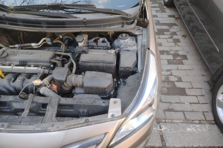 Used Hyundai Verna (older generation) 2014 1.4L Automatic Smart GLS Engine Bay Left