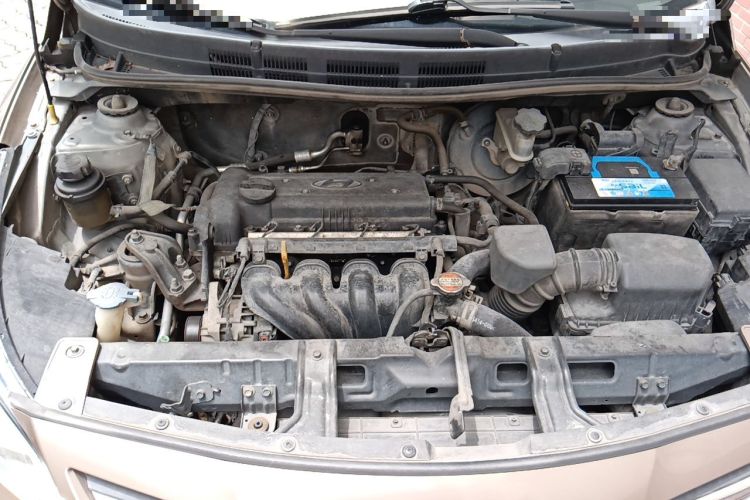 Used Hyundai Verna (older generation) 2014 1.4L Manual Smart GLS Trim Engine Bay