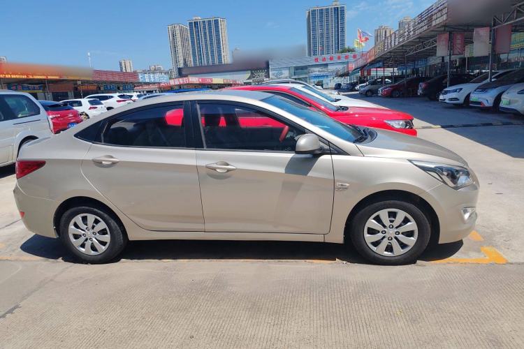 Used Hyundai Verna (older generation) 2014 1.4L Manual Smart GLS Trim Exterior 2