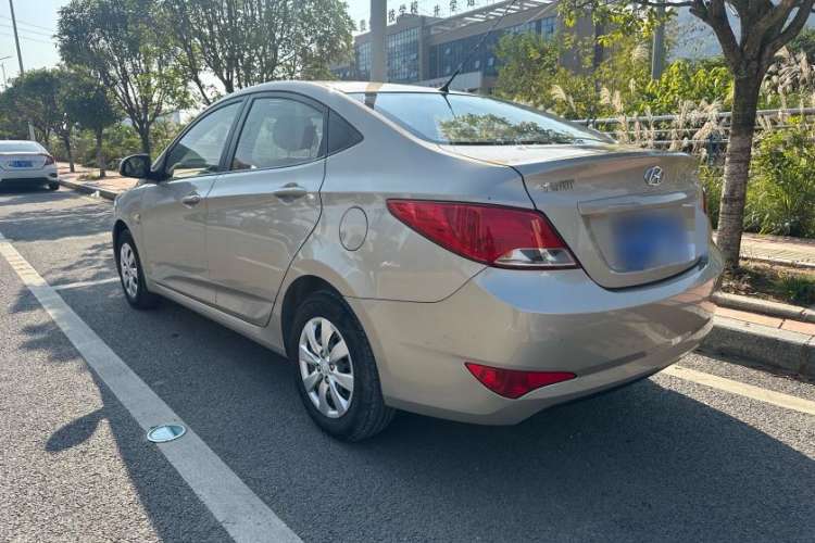 Used Hyundai Verna (older generation) 2014 1.4L Manual Smart GLS Trim Exterior 3
