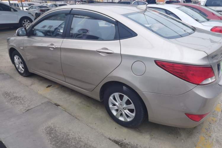 Used Hyundai Verna (older generation) 2014 1.4L Manual Smart GLS Trim Exterior 3