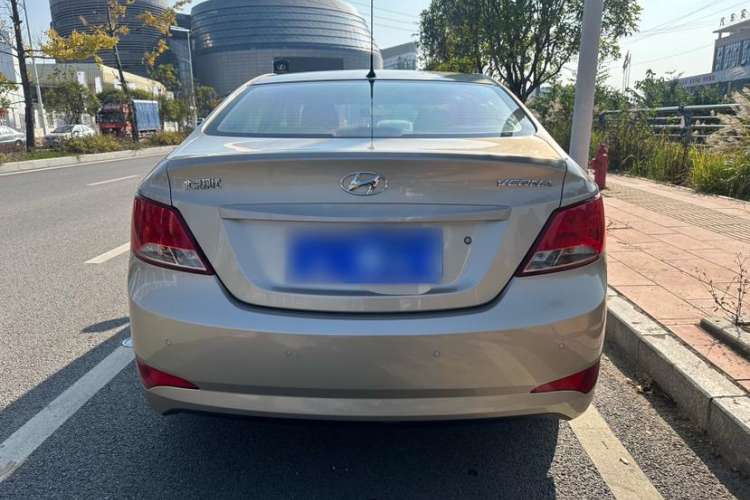 Used Hyundai Verna (older generation) 2014 1.4L Manual Smart GLS Trim Exterior 4