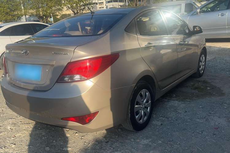 Used Hyundai Verna (older generation) 2014 1.4L Manual Smart GLS Trim Exterior 5
