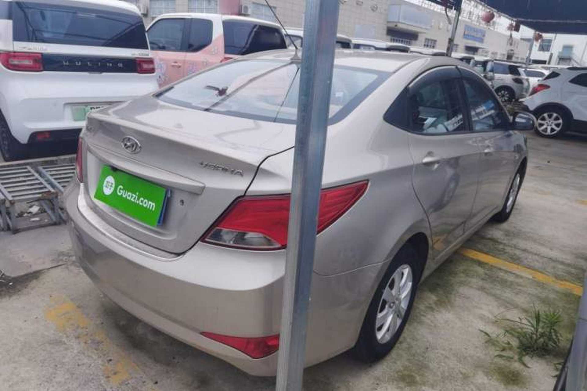 Used Hyundai Verna (older generation) 2014 1.4L Manual Smart GLS Trim Exterior 5