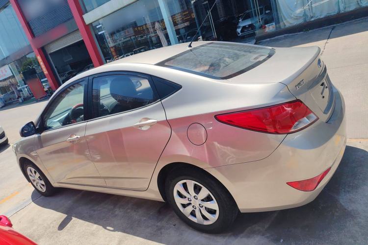 Used Hyundai Verna (older generation) 2014 1.4L Manual Smart GLS Trim Exterior 5