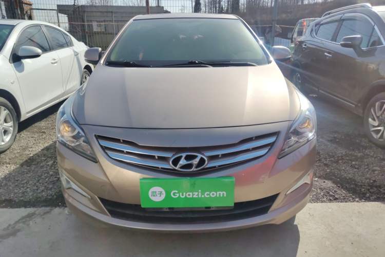 Used Hyundai Verna (older generation) 2014 1.4L Manual Top-Tier Model TOP Front