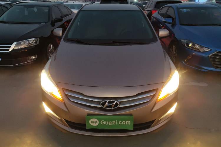 Used Hyundai Verna (older generation) 2014 1.4L Manual Smart GLS Trim Front