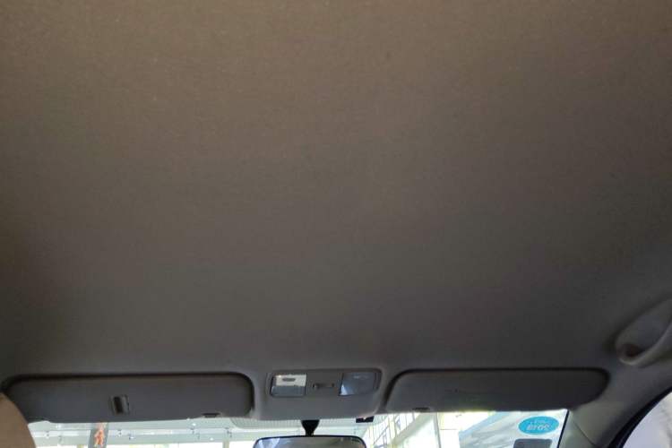 Used Hyundai Verna (older generation) 2014 1.4L Automatic Fashion GS Model Headliner