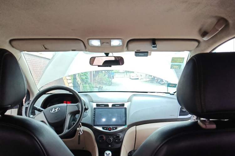 Used Hyundai Verna (older generation) 2014 1.4L Manual Smart GLS Trim Headliner