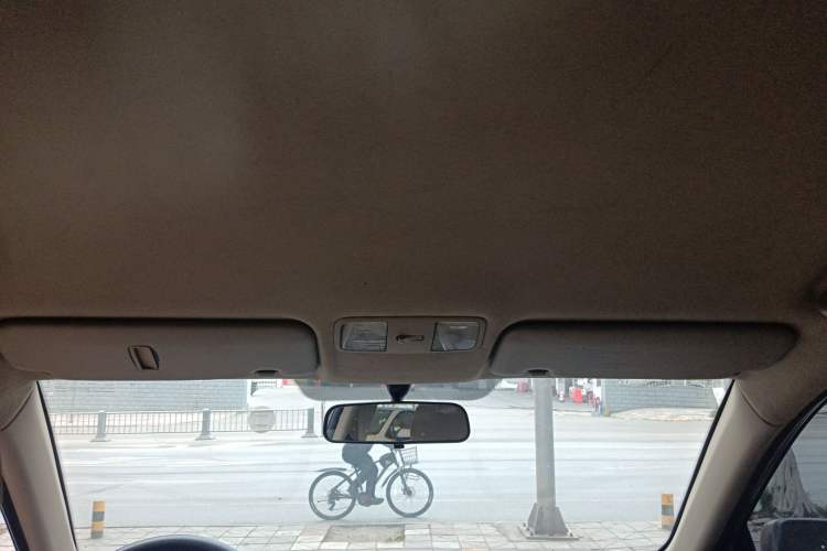 Used Hyundai Verna (older generation) 2014 1.4L Automatic Smart GLS Headliner