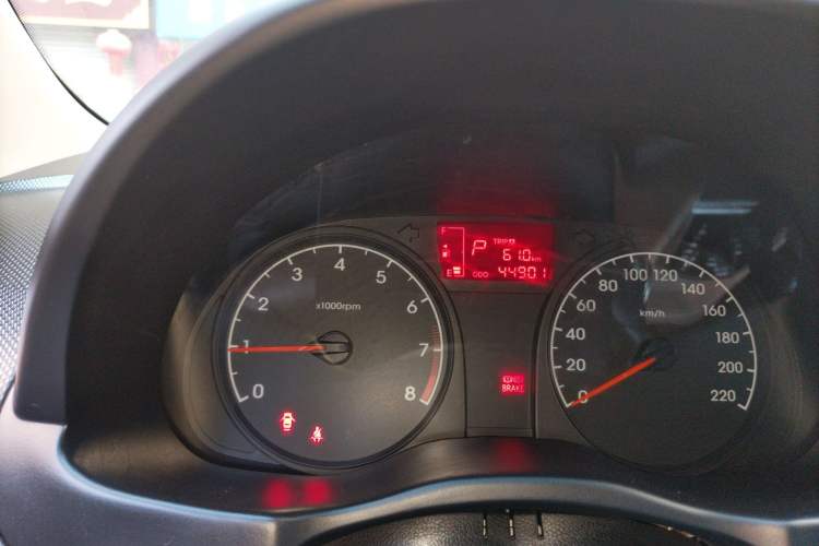Used Hyundai Verna (older generation) 2014 1.4L Automatic Smart GLS Instrument Cluster