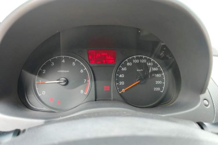 Used Hyundai Verna (older generation) 2014 1.4L Automatic Smart GLS Instrument Cluster