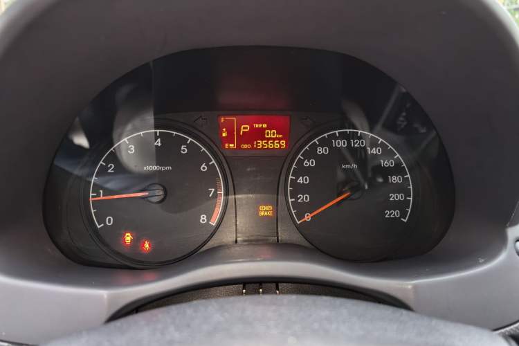 Used Hyundai Verna (older generation) 2014 1.4L Automatic Smart GLS Instrument Cluster