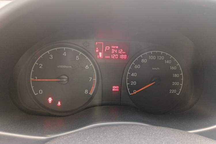 Used Hyundai Verna (older generation) 2014 1.4L Automatic Smart GLS Instrument Cluster